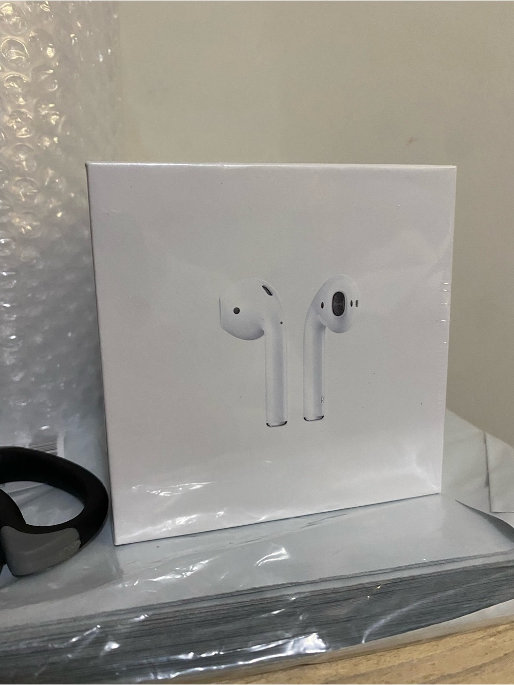 Apple White Wireless Earbuds with Charging Case